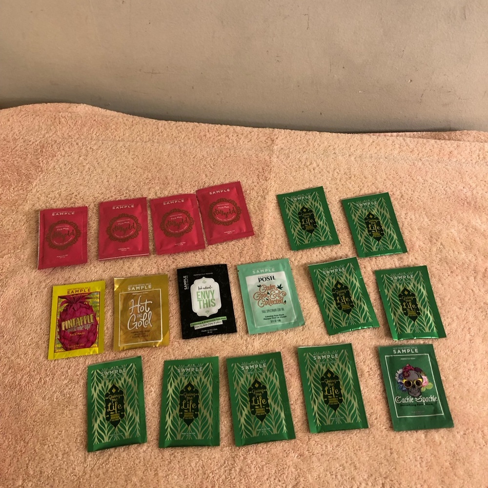 Lot of 17 Perfectly Posh Face Mask Samples